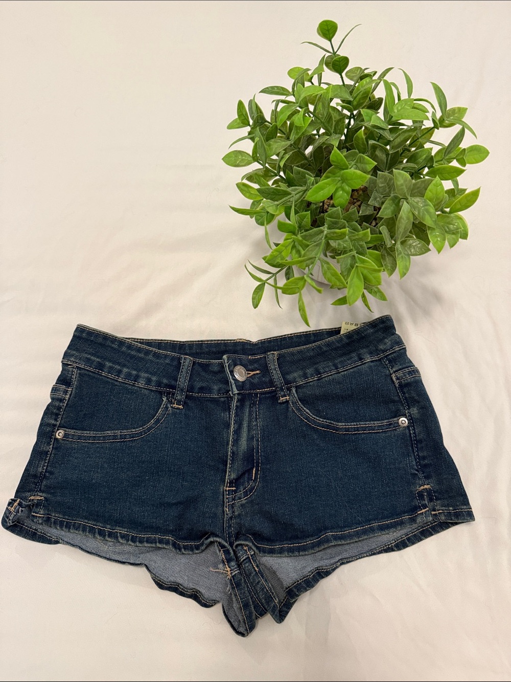 SHEIN Dark Blue Denim Low-Rise Women's Shorts